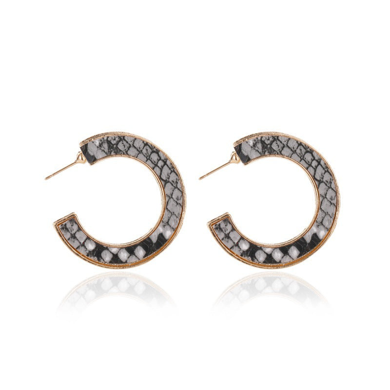 Personality PU leather earrings simple temperament leopard print C-shaped earrings trendy retro earrings for women