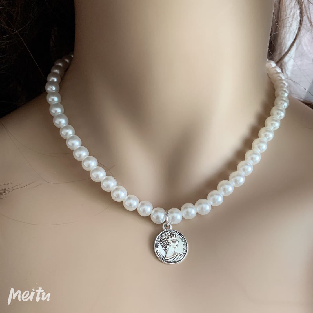 Jewelry Retro Scallop Lock Shaped Bead Necklace Temperament Simple Geometric Pearl Shell Necklace Female