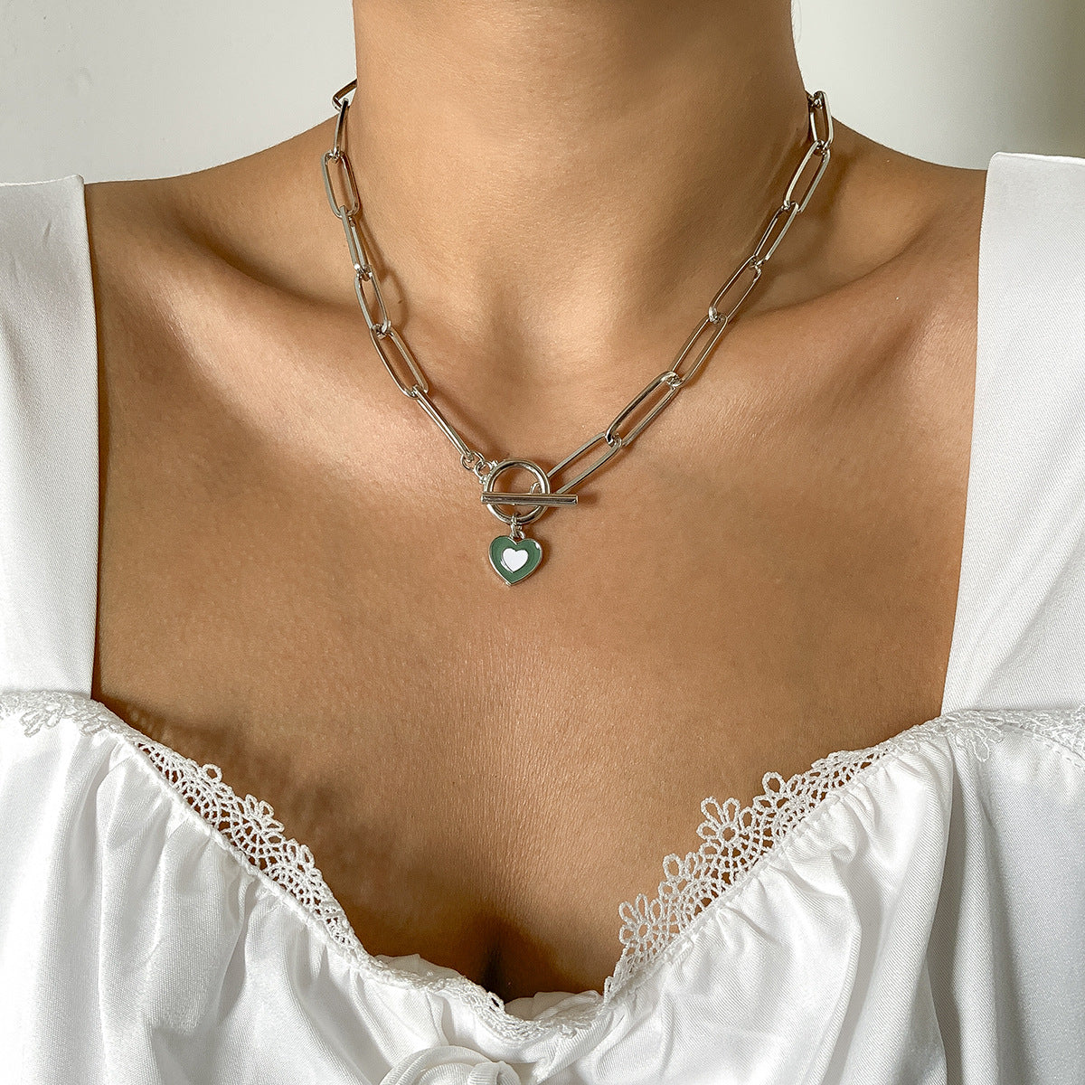 Jewelry hip-hop metal ot buckle chain collarbone necklace retro simple drop nectarine heart-shaped necklace