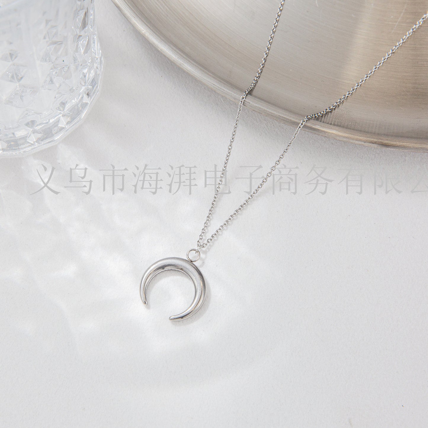 Necklace Simple Horn Titanium Steel Pendant Stainless Steel Polished Crescent Jewelry Necklace