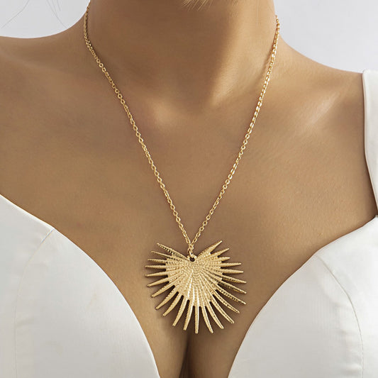Jewelry Personality Exaggerated Metal Peach Heart Pendant Necklace Women's Fashion Niche Geometric Chain Necklace