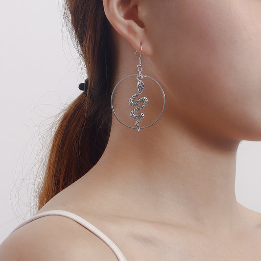 INS super hot femme fatale exaggerated snake-shaped earrings earrings net red dark black royal sister earrings female