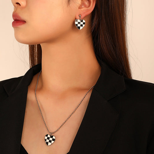 Drip oil black and white checkerboard love pendant necklace ins net red retro peach heart earrings personality accessories female