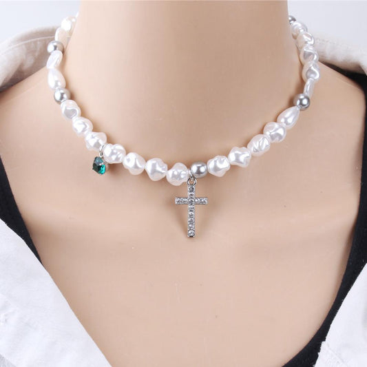 Ins net red temperament fashion special-shaped pearl love necklace black peach heart design collarbone chain