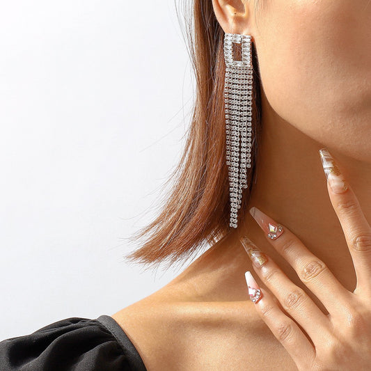 E1969 Light Luxury Retro Atmospheric Claw Chain Tassel Earrings Hollow Rhinestone Long Section Niche Earrings