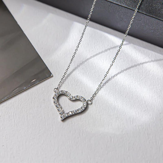 Titanium Steel Hollow Heart Necklace Ladies Full Diamond Exquisite Peach Heart Internet Celebrity Clavicle Chain Birthday Gift