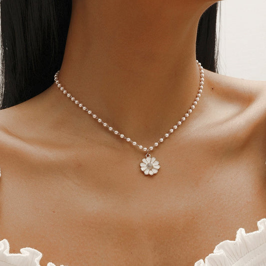 White small flower pearl necklace cold high flash pearl chain choker chrysanthemum clavicle chain jewelry