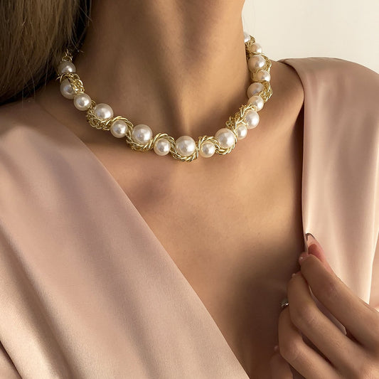Metal winding twist chain pearl necklace women's retro temperament geometric single-layer necklace necklace