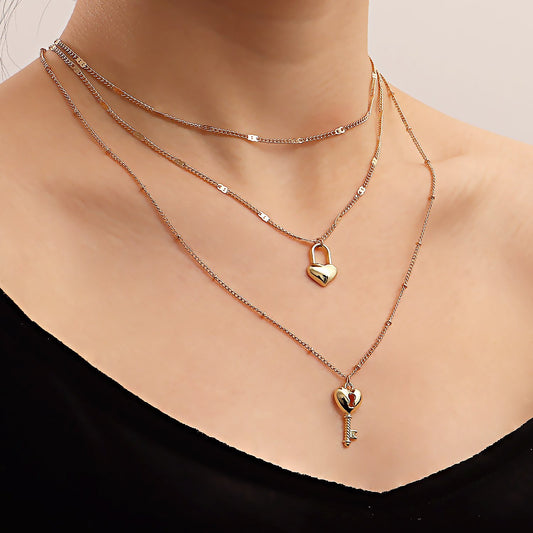 Explosive Jewelry Valentine's Day Exquisite Peach Heart Pendant Necklace Design Metal Love Multilayer Necklace