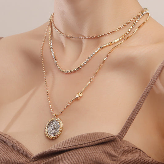 Jewelry trendy hip-hop diamond claw chain necklace female Queen Elizabeth head niche necklace