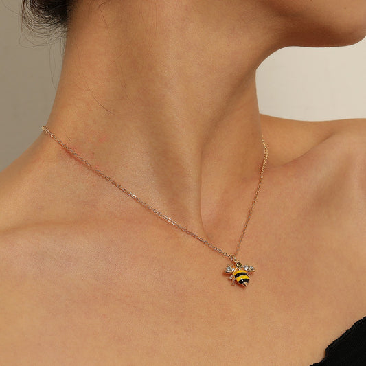 Jewelry dripping glaze painted bee pendant necklace ladies temperament fashion simple necklace