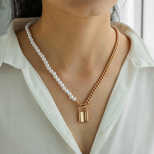 INS Jewelry Personality Metal Lock Pendant Simple Versatile Pearl Necklace Fashion Street Shot Necklace