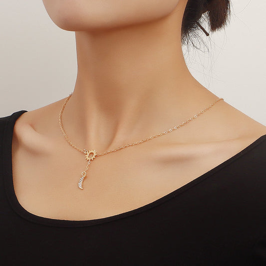 Jewelry Fashion Personality Moon Pendant Necklace Clavicle Chain Trendy Cool Design Sense Necklace