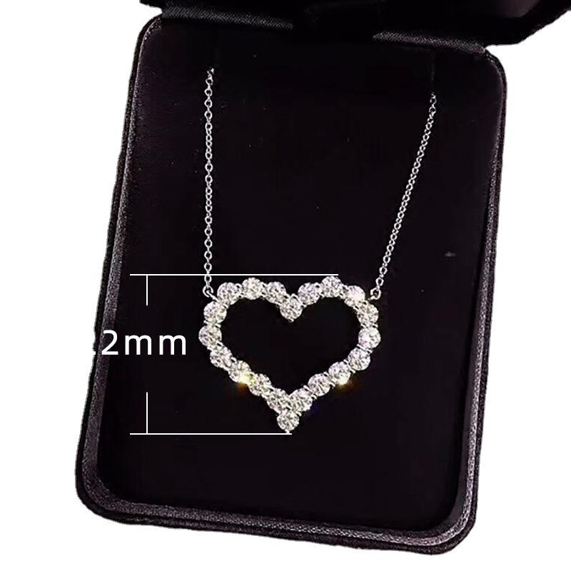 Fashion Simple Ladies Heart Shape Diamond Pendant Necklace Jewelry