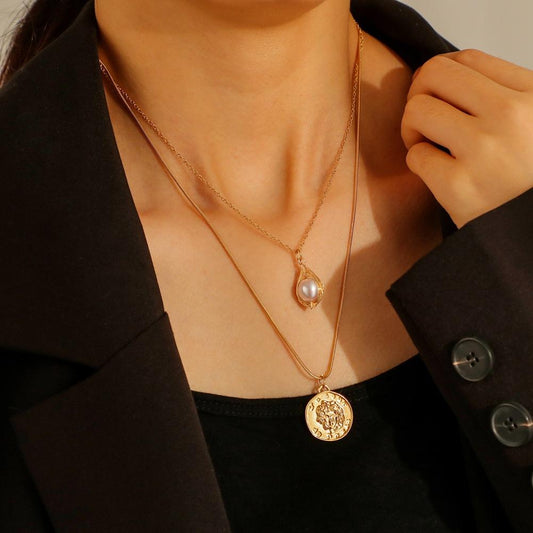 Fashion Portrait Embossed Coin Round Tag Tag French Vintage Mother-of-pearl Snake Bone Double Layer Necklace