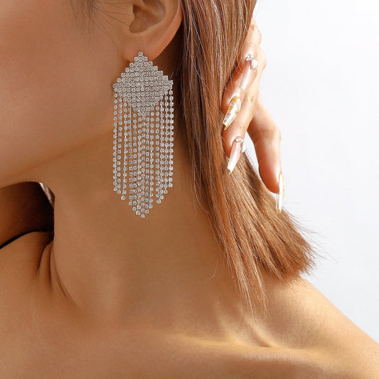 E1985 Sexy Rhinestone Earrings Women's Claw Chain Tassel Temperament Light Luxury Rhombus Personality Earrings