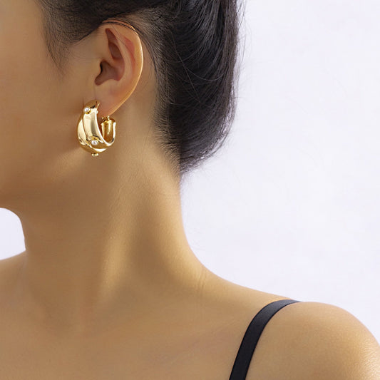 Jewelry Retro Fashion Pearl Stud Earrings Female Cold Versatile Geometric Metal C-shaped Earrings