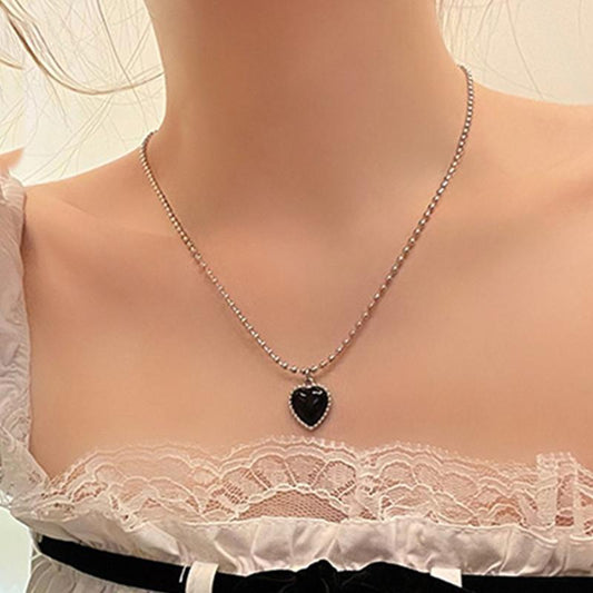 Ins Pendant Accessories Black Heart Titanium Steel Necklace Female Simple Versatile Personalized Clavicle Chain