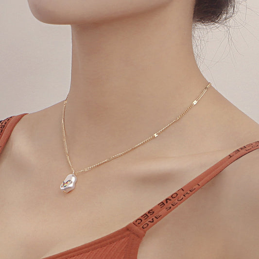Jewelry Fashion Butterfly Imitation Pearl Pendant Necklace Clavicle Chain Female Personality Versatile Design Sense Necklace