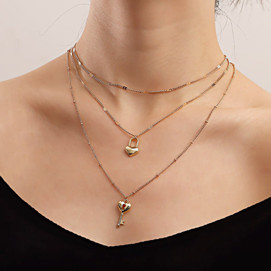 Explosive Jewelry Valentine's Day Exquisite Peach Heart Pendant Necklace Design Metal Love Multilayer Necklace