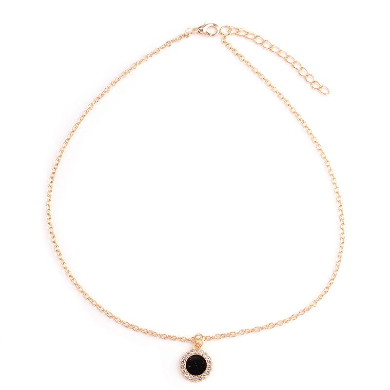 Fashion Design Simple and Exquisite Ladies Necklace Diamond Pendant Clavicle Chain Boutique