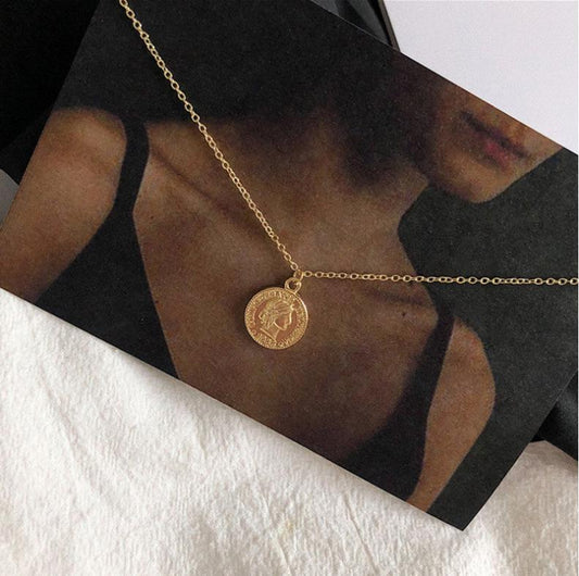 ins gold coin necklace female Elizabeth gold coin pendant coin clavicle chain jewelry