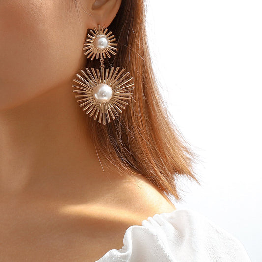 E114 Internet celebrity classic elegant pearl earrings women's metal heart-shaped temperament trendy simple earrings