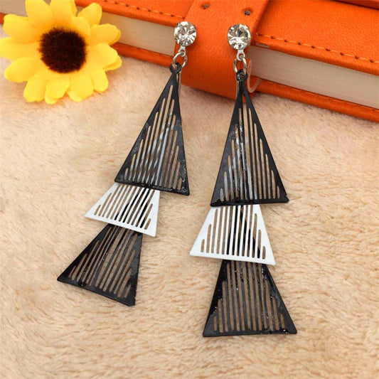 Black and white varnish leaf rhombus surface triangular hollow metal sheet earrings earrings earrings earrings popular ear accessories