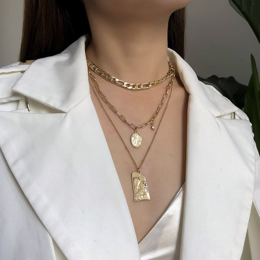 Fashion Portrait Embossed Necklace Couple Hug Pendant Necklace Hip Hop Multilayer Metal Chain Clavicle Chain