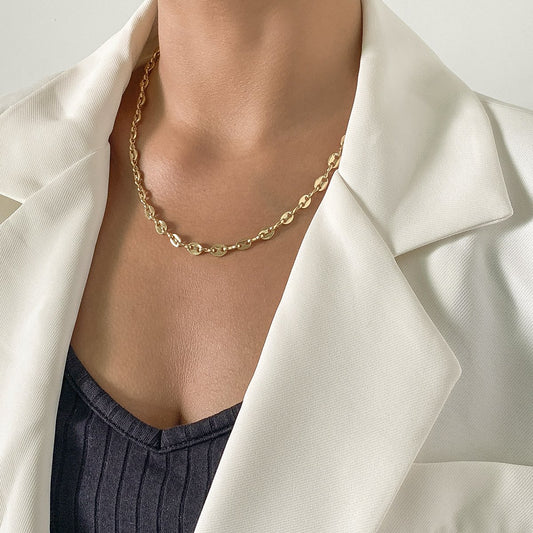 Jewelry simple single-layer pig nose buckle chain necklace hip-hop personality hollow geometric clavicle necklace