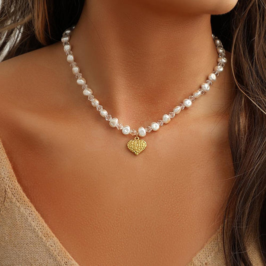 Fashion Temperament Stainless Steel Gold Pearl Crystal Love Heart Short Clavicle Chain Ladies Necklace