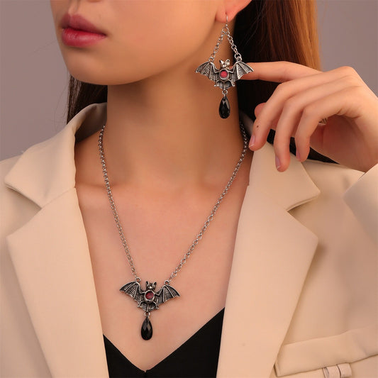 Halloween Bat Jewelry Set Gothic Retro Exaggerated Black Bat Necklace Earring Set Holiday Gift