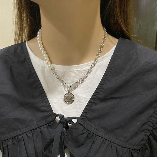 Ins indifferent titanium steel round plate necklace female niche design sense net red hip-hop tide choke collar collarbone chain