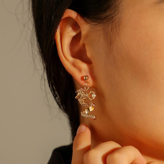 Jewelry fashion Chinese dragon earrings exaggerated metal carving three-dimensional dragon shape earrings earrings jewelry