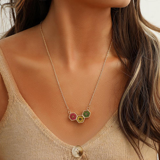 Dried Flower Resin Stitching Geometric Pendant Necklace Ladies Necklace Jewelry