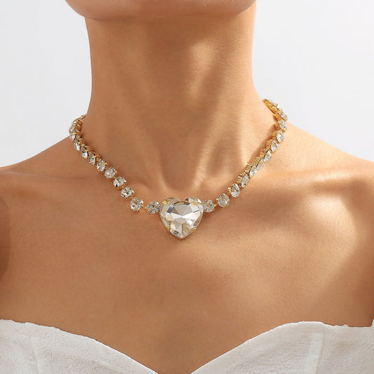 N7729 Exaggerated Creative Clavicle Chain Female Luxury Glass Diamond Heart Pendant Necklace