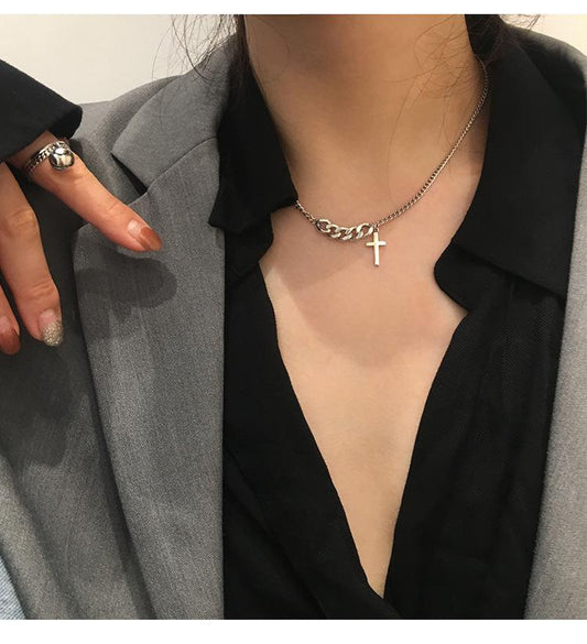 Ins retro short cross sweater chain female net red simple necklace fashion temperament clavicle chain