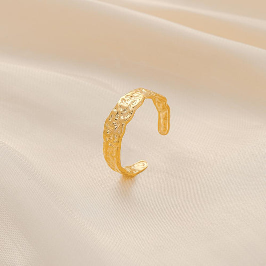 French Simple Stainless Steel Opening Irregular Hammer Pattern Adjustable Ring Retro Shaped Design Ladies Ring