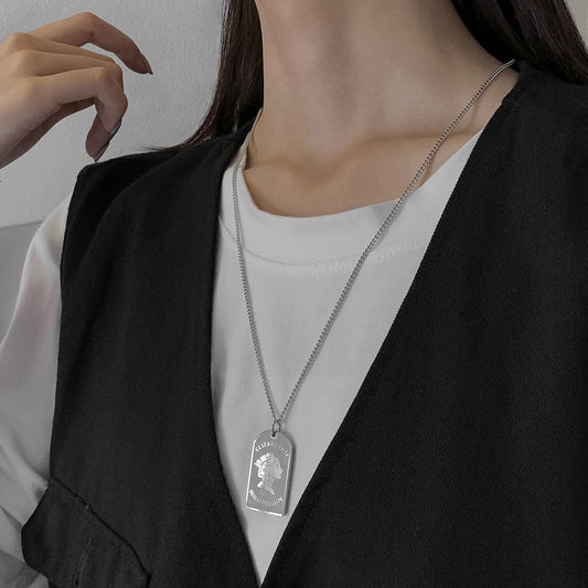 Retro titanium steel trendy brand queen head tag necklace men and women hip-hop simple design sweater chain