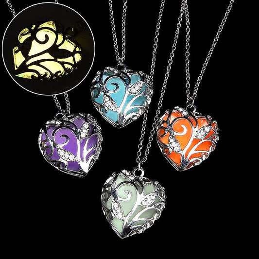 Fashion Hollow Out Luminous Heart Necklace Popular Luminous Pendant Clavicle Chain Jewelry