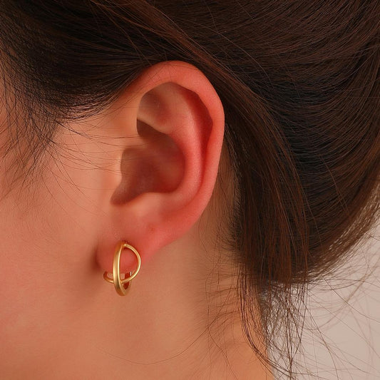 Retro fashion matte hollow C-shaped earrings female ins indifferent niche design geometric irregular earrings