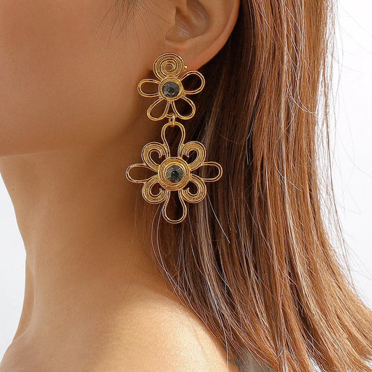 E1998 Medieval Elegant Court Earrings Vintage Retro Niche Hollow Flower Earrings Female
