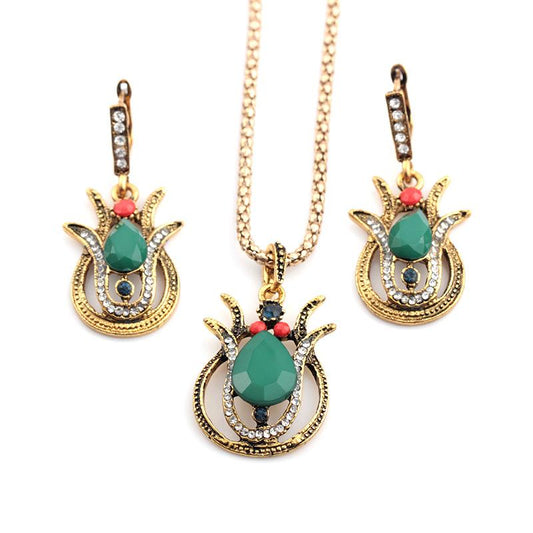 Fashion Vintage Alloy Diamond Necklace Drop Shaped Gemstone Earrings Three-Piece Set Jewelry