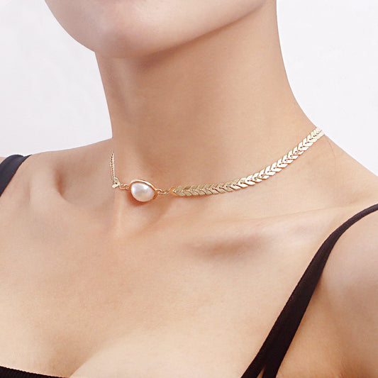 Jewelry Fashion Aircraft Chain Exaggerated Geometric Imitation Pearl Necklace Women's Retro Design Necklace
