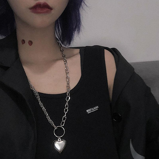 Ins Street Retro Dark Dark Soil Cool Bungee Love Irregular Jewelry Net Red Pendant Necklace