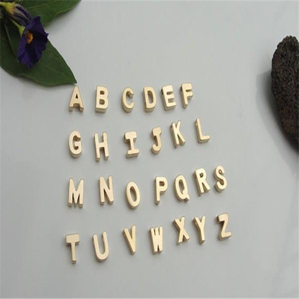 Fashion Accessories 26 Letters Necklace Pendant Ladies Necklace Clavicle Chain Model