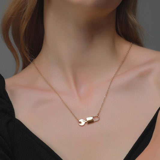 Creative wild key lock necklace female cold tide ins simple collarbone chain temperament niche design necklace female