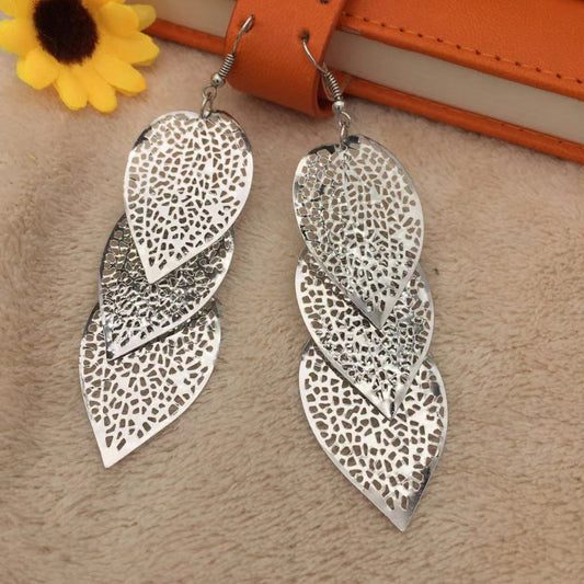 Fashion personality hollow strawberry string ladies earrings popular earrings