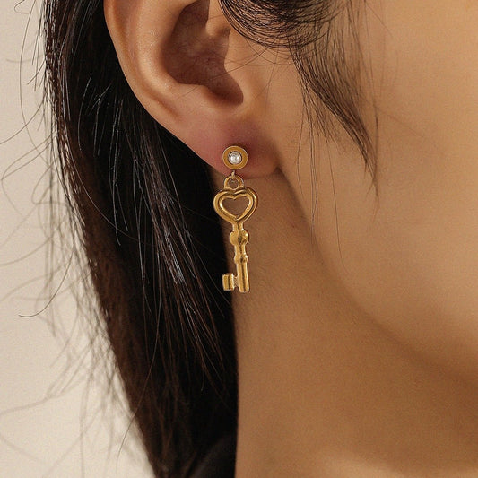 Fashionable titanium steel earrings simple and trendy stainless steel gold-plated color-preserving earrings can be customized according to drawings and samples