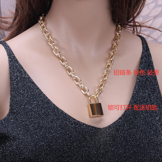 Punk Aluminum Chain Lock Pendant Necklace Rock Hip Hop Men and Women Gold and Silver Padlock Necklace Free Key Necklace